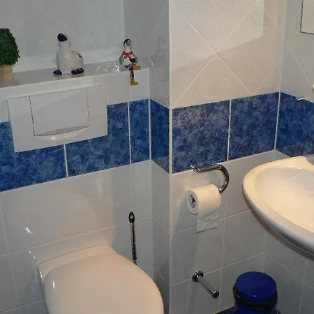 Villa-Moenchgut-Ferienwohnung-Krueck-Floeter Остзебад Бинц